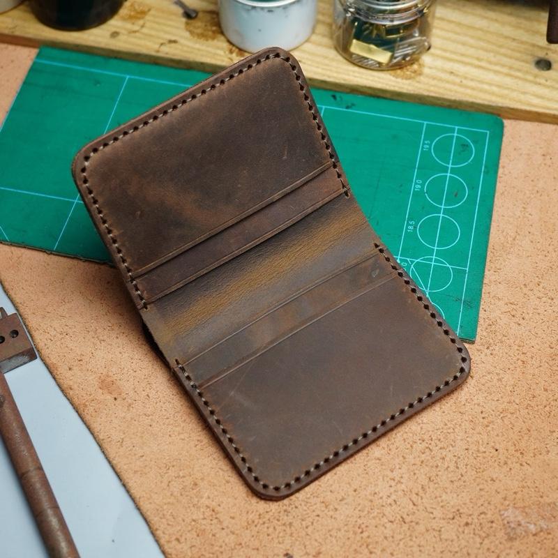   SG05 Ví đứng nam mini nhỏ gọn da bò sáp nâu - thương hiệu Ví Da SAGO 