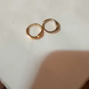 Termurah Anting Gipsi Anak-anak Titanium Motif Polos Anti Luntur untuk Tampilan Cantik dan Tahan Lama