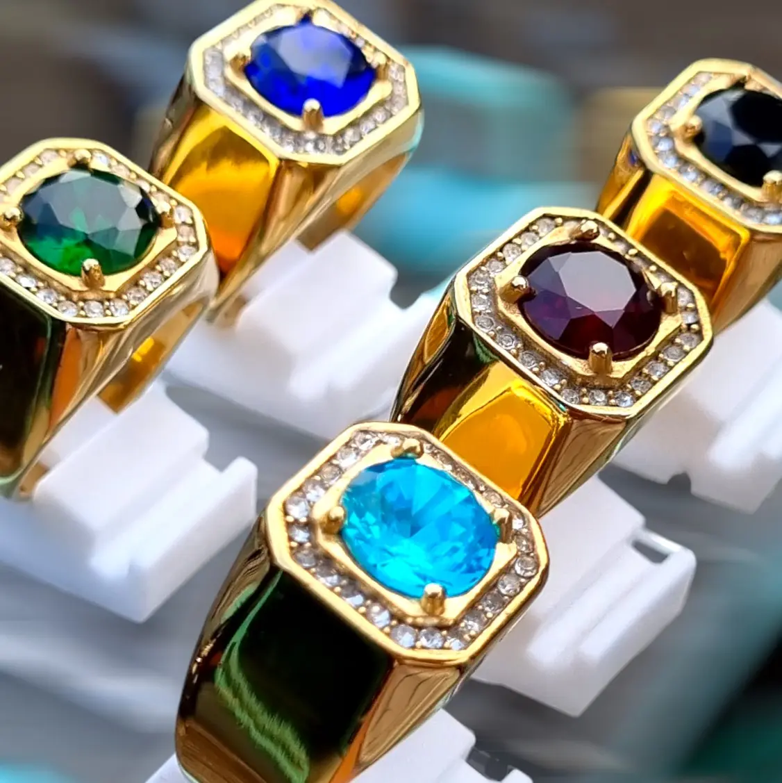 Cincin pria mata Di4amon bahan titanium gold