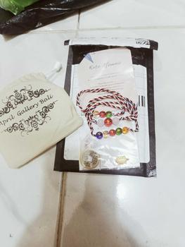 Product Review of April Gallery - Paket 3 Gelang Tridatu Mantra Panca Rose Cinta Perempuan Laki-laki Batu Aksesoris Benang Putih Bracelet from A**s 1