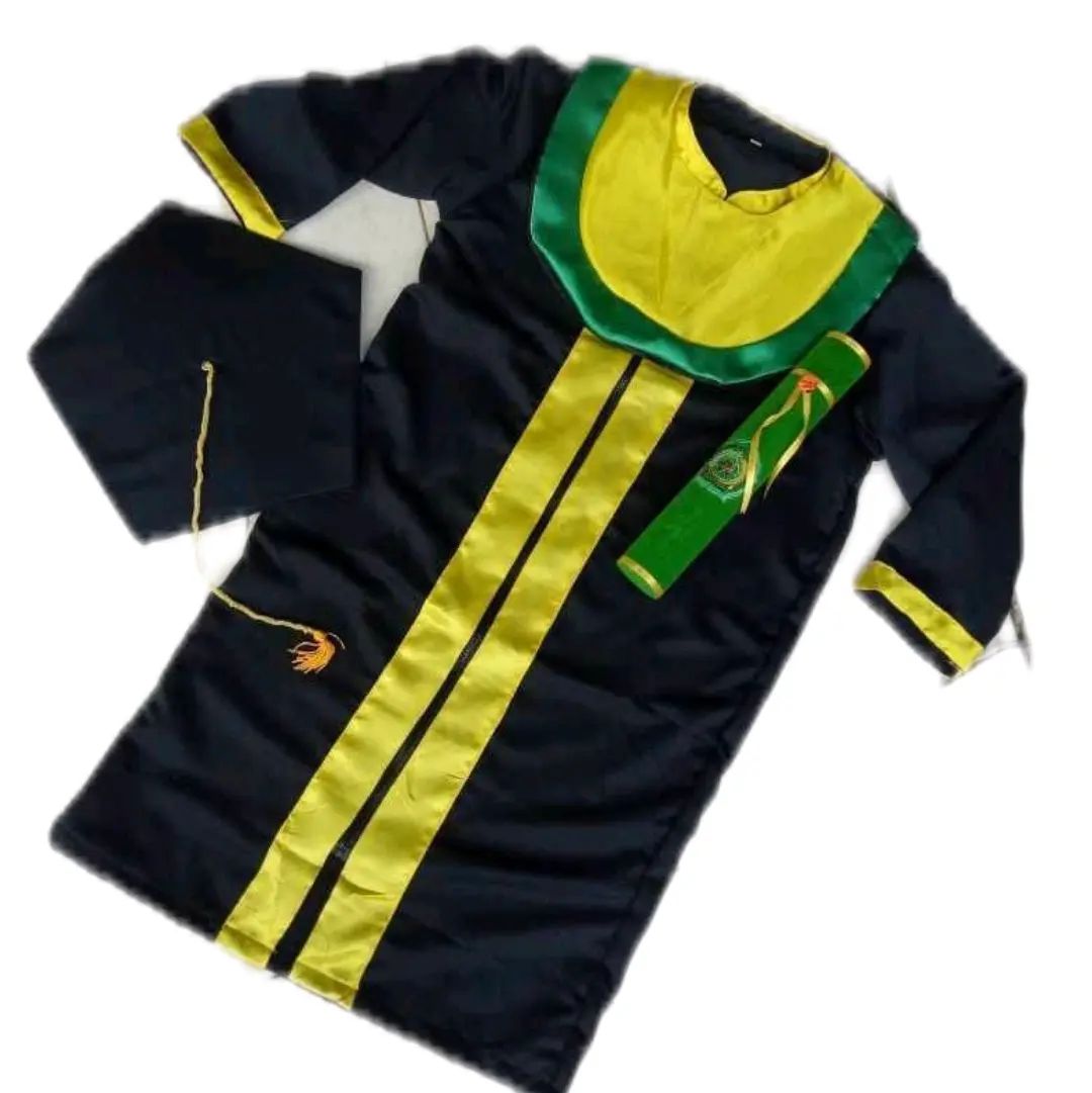 Toga wisuda + samir + topi wisuda + medali + tabung wisuda