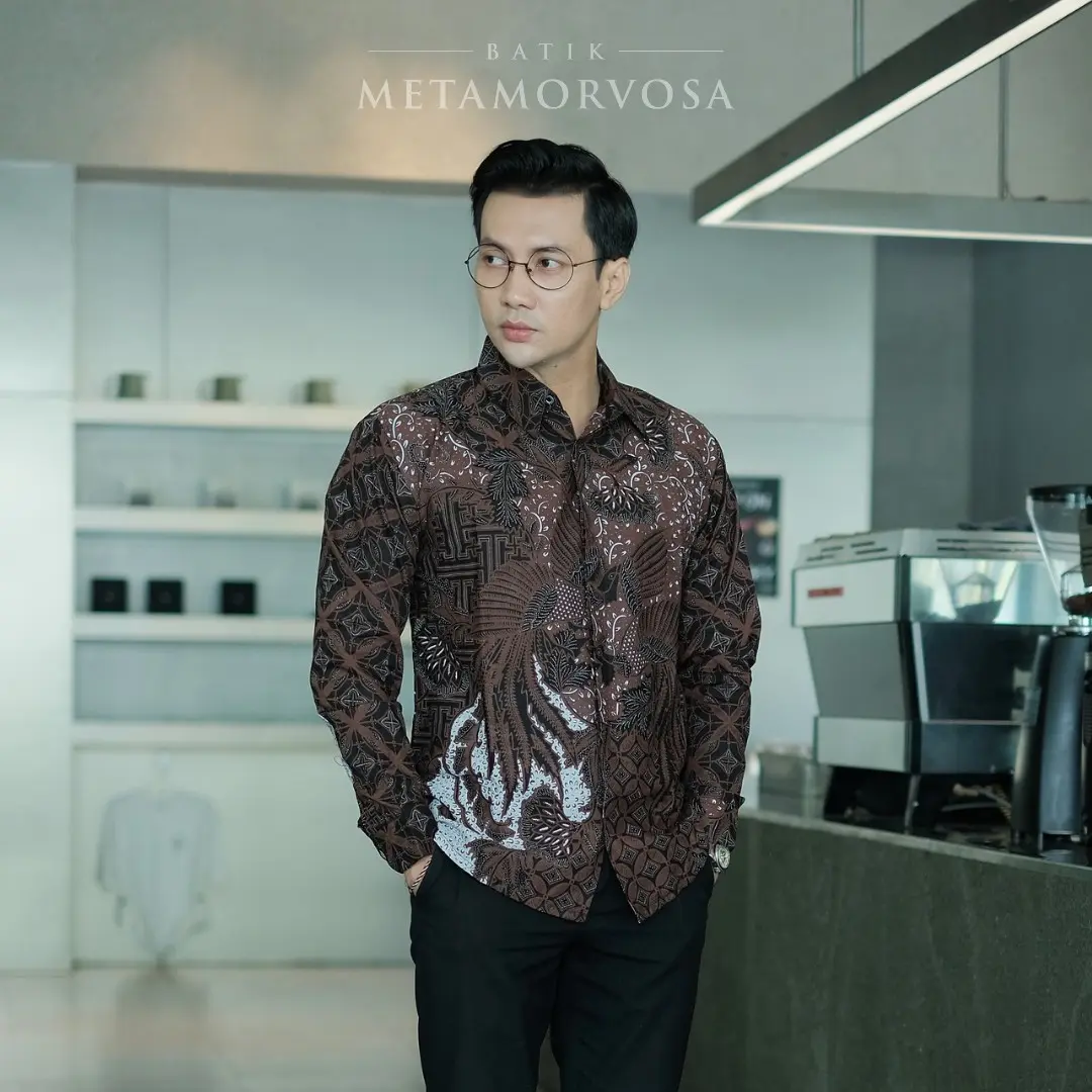 Baju Batik Pria Slimfit Lengan Panjang Full Furing Motif anggabaya Batik Metamorvosa Warna Coklat