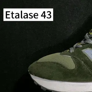 Sepatu Pria ST - Sneakers Berkualitas Tinggi - Etalase 43 (free tali + kaos kaki)