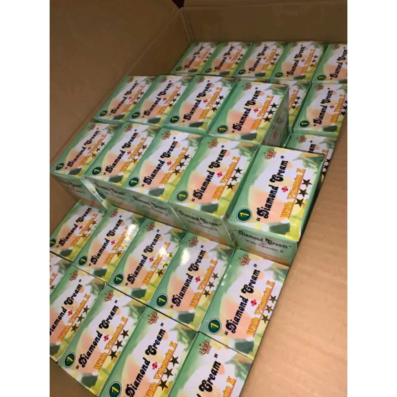(ECERAN)  Diamond Putih Cream Wajah plus Vitamin E Mencerahkan Pelembab Pencerah 2