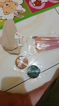 Product Review of MSS- Spons Bedak Tabur Bentuk Bulat Beauty Powder Puff Foundation Makeup Blender Kuas from n**a a**i 0