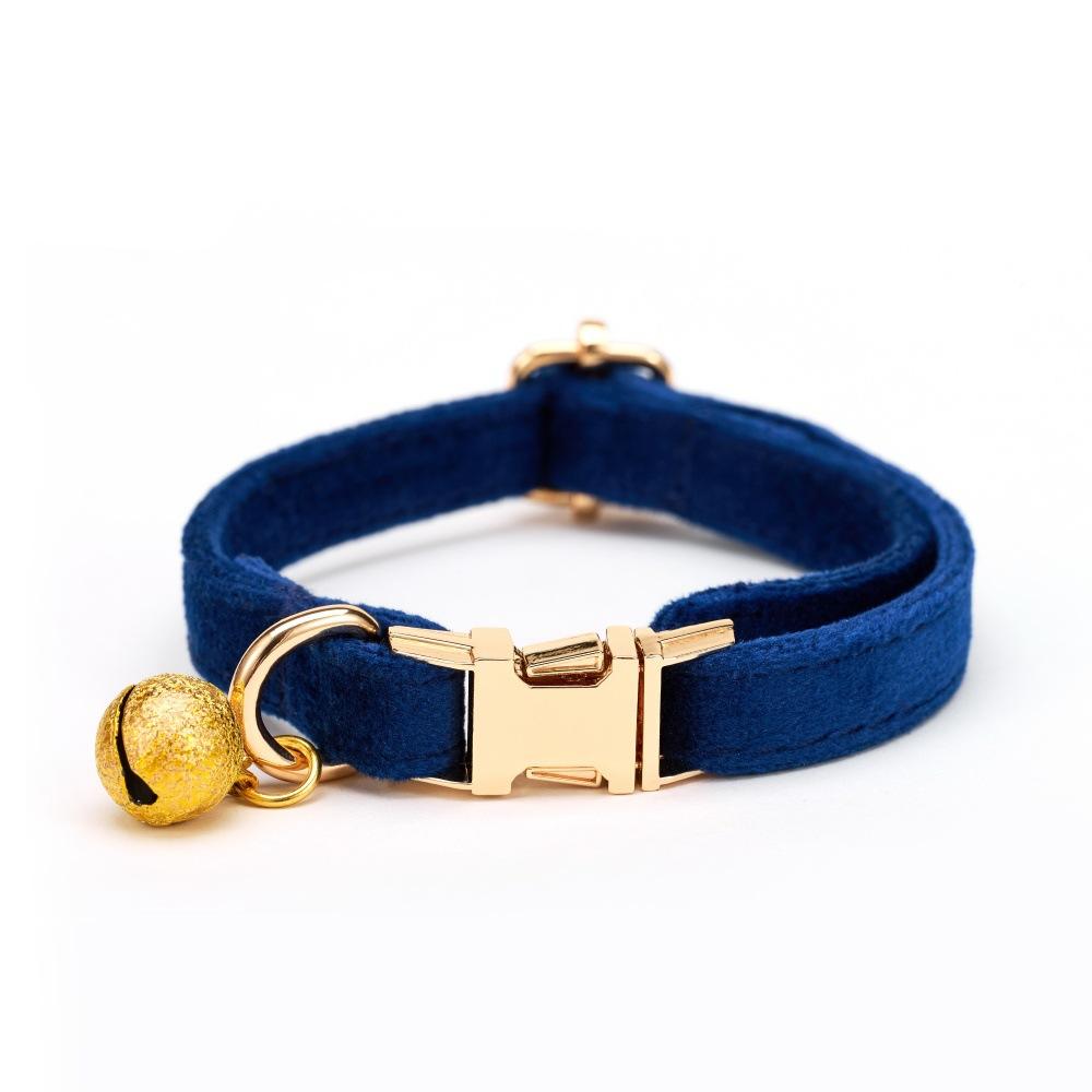 Collar Kucing Velvet Soft dengan Lonceng Emas & Buckle Ajustable | Soft Velvet Cat Collar with Gold Bell & Adjustable Buckle