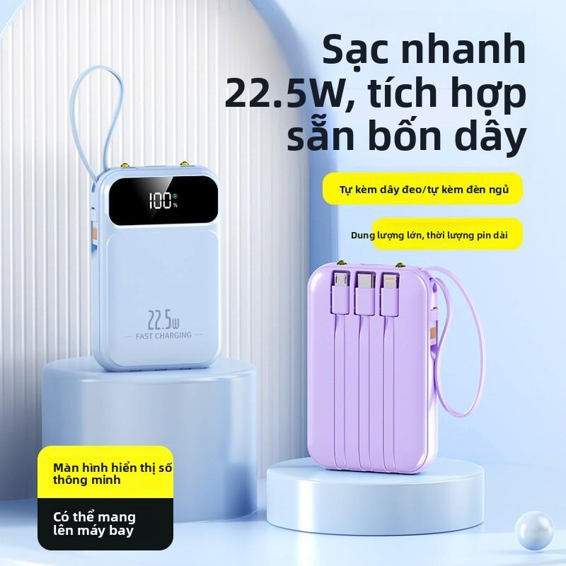 Sạc dự phòng có sẵn 4 dây sạc nhanh 22.5W, màn hình hiển thị số %, có đèn đêm và dây treo mini mang lên máy bay