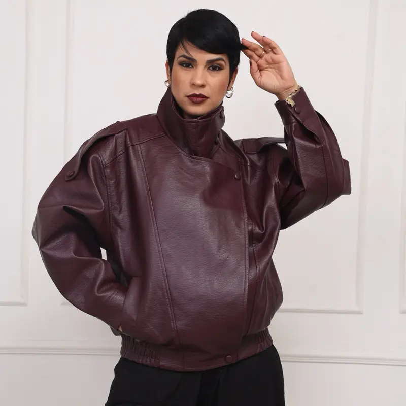 Jaqueta Feminina Oversize em Couro PU Preto com Fechamento Assimétrico e Gola Alta Estilosa para Looks Urbanos e Elegantes - 6