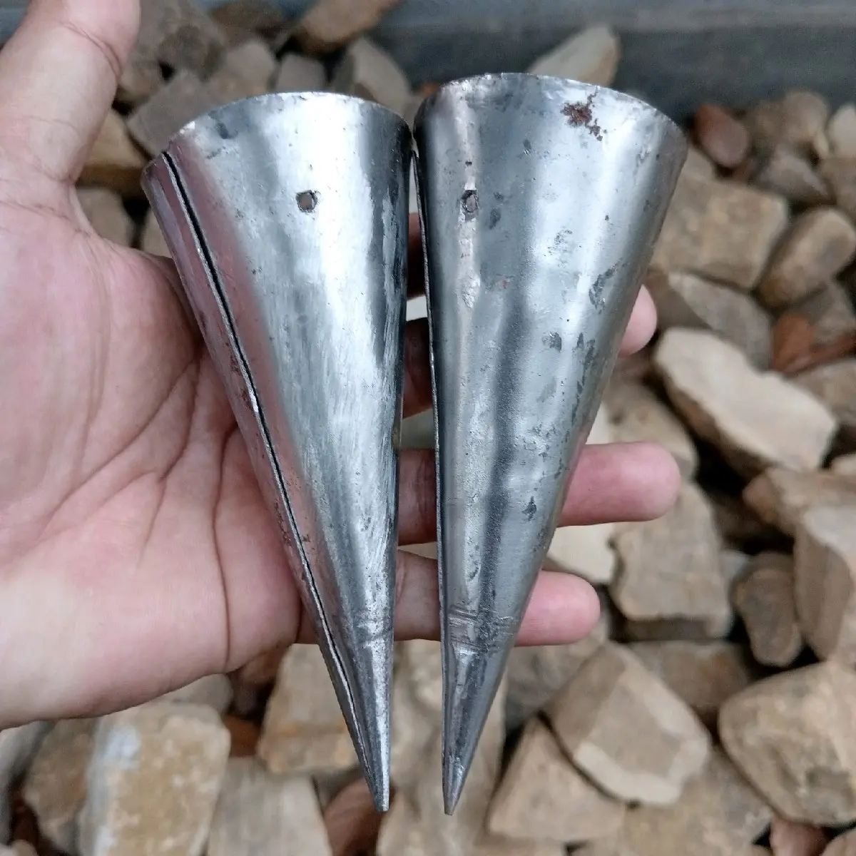 alat tani kelontong atau gajek bahan besi tebal alat tanam jagung