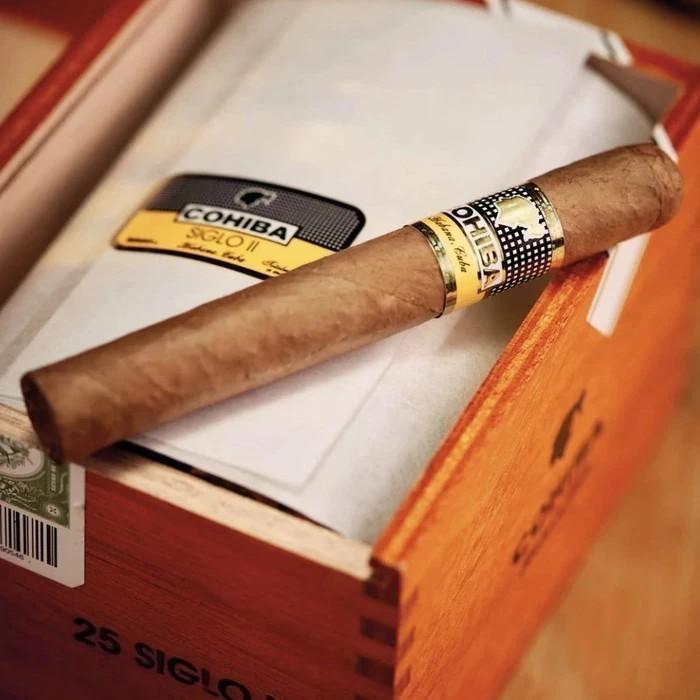 COHIBA SIGLO II (BOX OF 25) / SIGLO 2