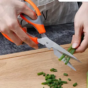 Dapatkan kepraktisan dalam memasak dengan Gunting Dapur Stainless Steel Anti Karat kami, alat yang ideal untuk memotong berbagai jenis bahan seperti sayuran, daging, dan ikan dengan   presisi tinggi! Ayam Kitchenware