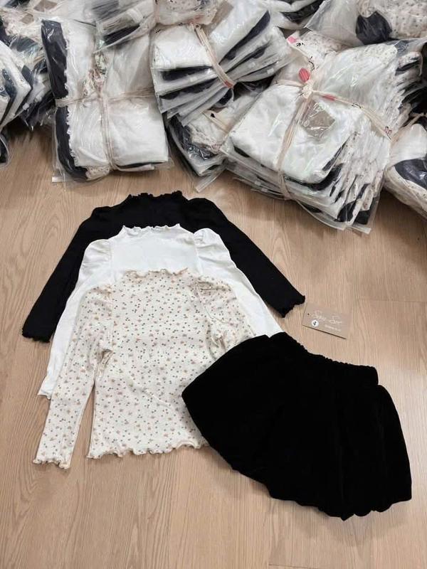   Nini Kids -Áo giữ nhiệt cho bé Gái chấtt liệu thun zip mềm có bán lẻ quàn bí   Áo giữ nhiệt hoa nhí  