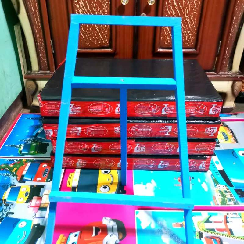 penyangga papan tulis kokoh 2