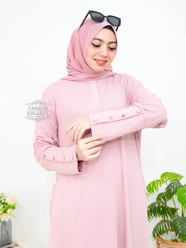 Cahaya Gallery  - Keyra Dress Batwing Button Knit Premium - Maxi Dress Kekinian Muslim Panjang Dewasa Wanita Kondangan Casual Hitam Gamis Pesta Remaja Mewah Lebaran 7