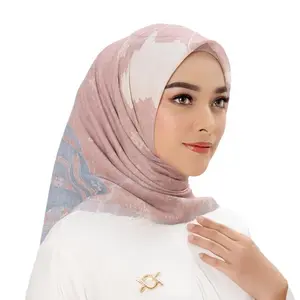 Wearing Klamby - Archipelago Scarf