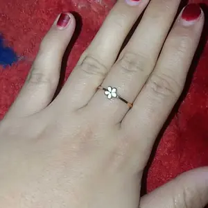 Cincin Barnett Titanium Daisy Kecil Bunga Hitam Putih Tidak Pudar Kepribadian Korea Flower Cincin