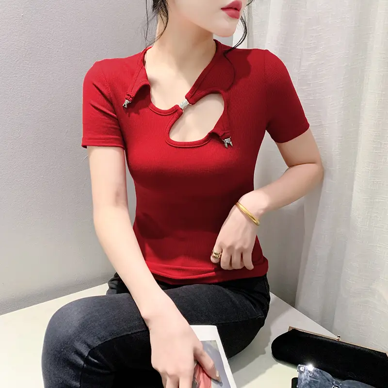 DL Red temperament hollowed out round neck short sleeved T-shirt for women in spring, waist tight fitting, niche interior matching, unique top