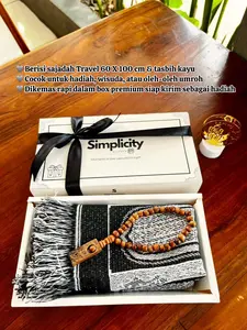 Souvenir Hampers Sajadah Travel Pria Black Free Custom Hagtag untuk Hadiah umroh Haji Pengajian Tahlilan Lebaran Idul fitri