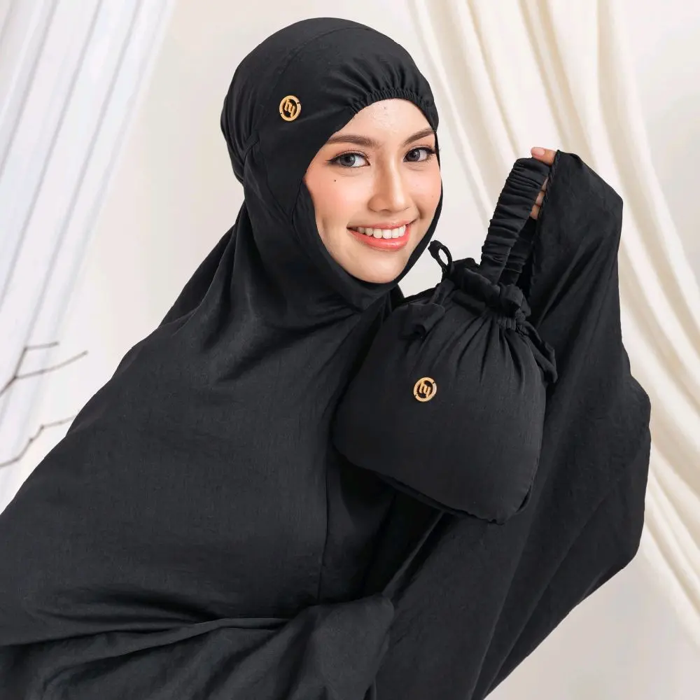 Mukena BnW series warna hitam, hijrah by shofa marwah, mukena dewasa
