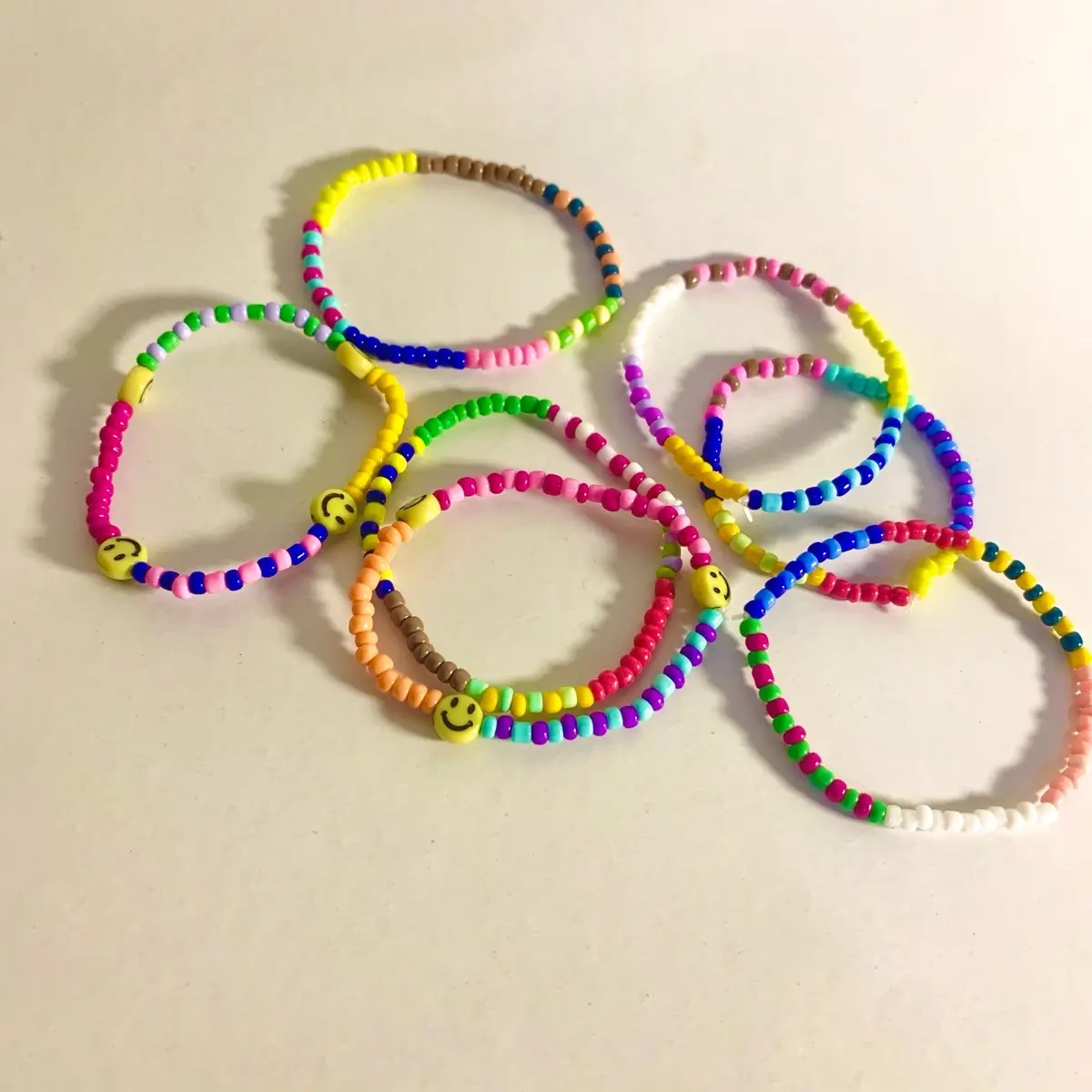 Color pop gelang random isi 5 pc, gelang bernuansa color pop, playful, kasual
