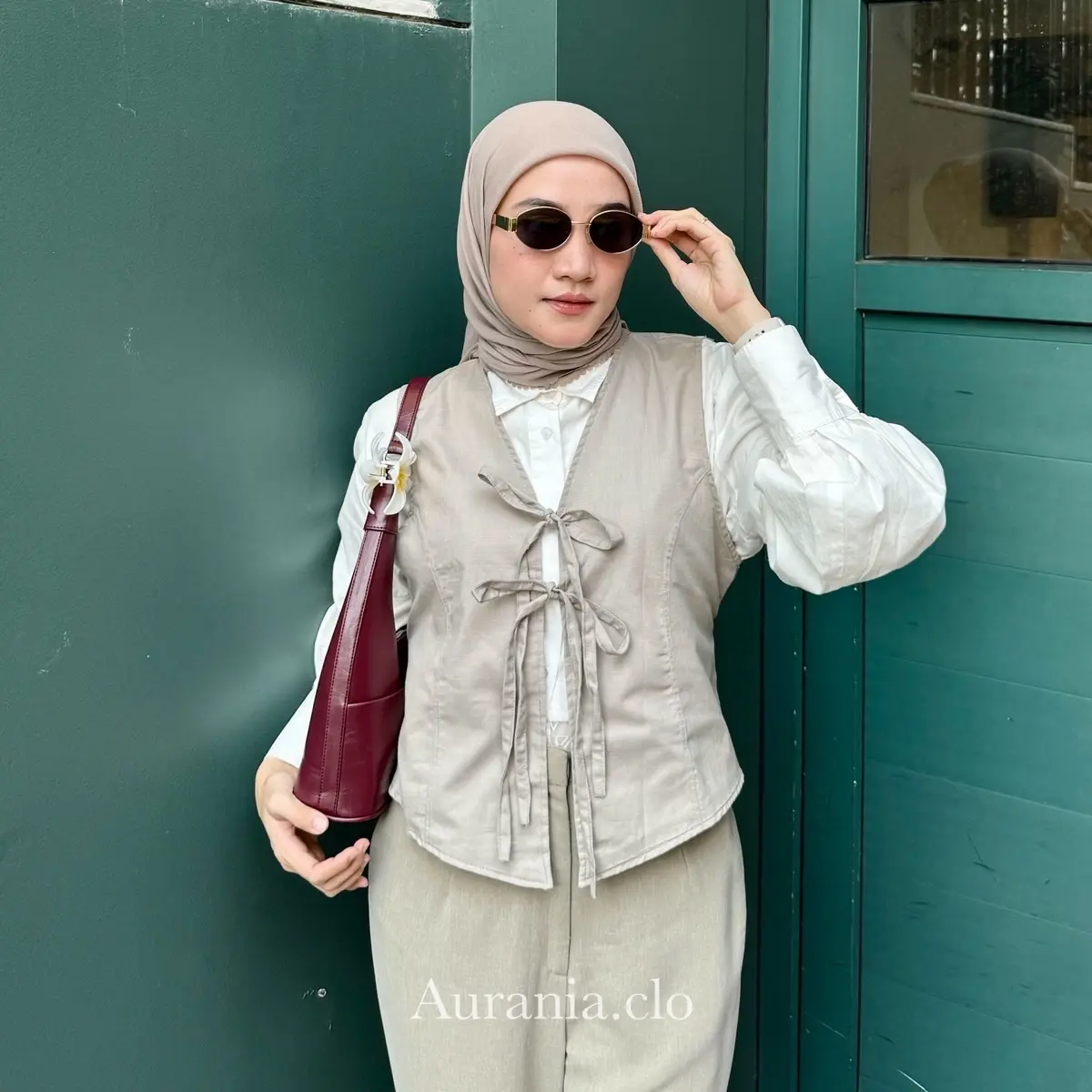 ￼VEST LAURA BY AURANIA.clo ROMPI ATASAN WANITA Outer Casual