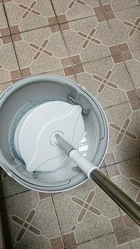 Product Review of Angola Shop Spin Mop D31 Alat Pel Lantai Kain Pel Alat Pembersih Praktis Pel-pelan peras Otomatis plastik from Y**i D** A**i A**a 0