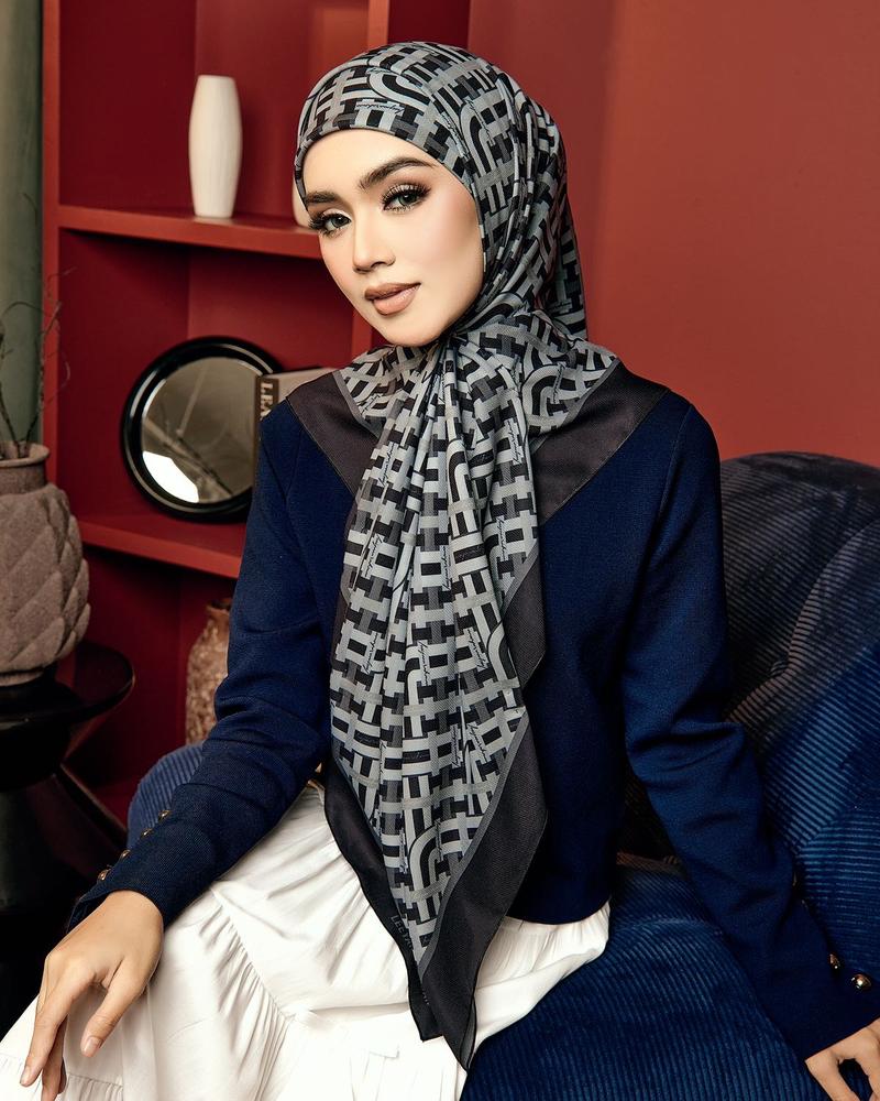 Product Introduction of Leeyana Rahman Luminous Radiance 13