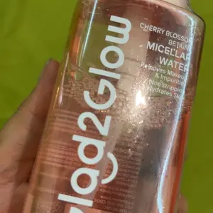 【Ready Stock】Glad2Glow Cherry Blossom Micellar Waters - Pembersih Makeup wajah Waterproof Hapus Riasan Tahan Air dengan Centella dan Tanpa Iritasi untuk Kulit Sensitif dan Berjerawat make up remover micellar water glow/cleansing oil g2glow