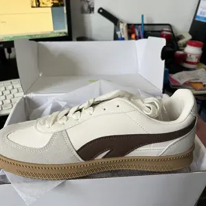 [New Arrivals] BOSTANTEN Mode Liar Sepatu Dexun Nyaman Murid Sepatu kets Krem Hitam Ringan Nyaman Anti Selip