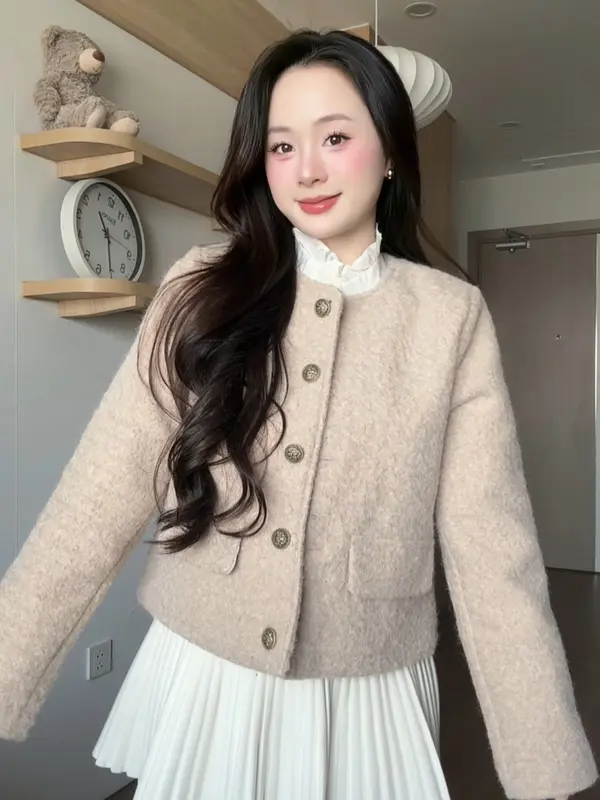 Áo Khoác Dạ Tweed Kiểu Nữ 2 Lớp Có Đệm Vai Dáng Ngắn Basic Chi Tiết Cổ Tròn Cúc Đồng Mùa Thu Đông Kimee - KA688 | BigBuy360 - bigbuy360.vn