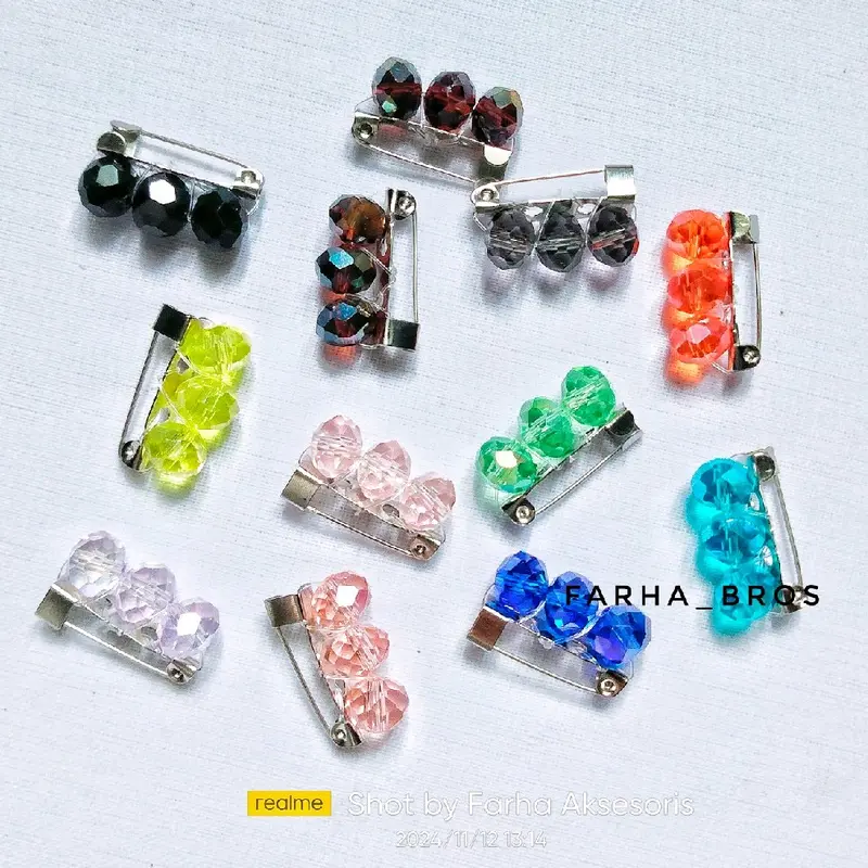 Bros Hijab Kristal Ceko Mutiara Sintesis - 12 Pcs - Elegan, Hadiah Souvenir Aksesoris dagu 1