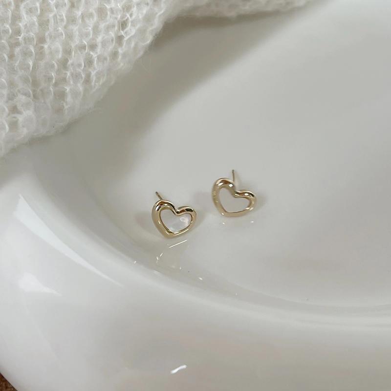 A75 Anting Wanita Titanium  Love Mini Putih Elegant 4