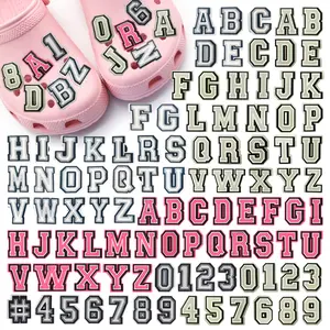Serbaguna 1PCS PVC Luminous & Non Luminous Huruf Inggris merah muda B&W DIY Number Karakter Kartun Lucu A-Z Sandal pin Sepatu Tempelan Aksesoris Sepatu Menghias Unisex Kids Party Gift