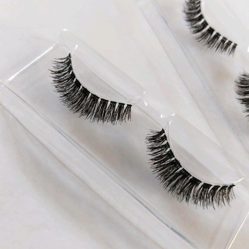 Bulumata 3D  G11 Short 3D 9 mm Tray bening jual Lusinan isi 12 pcs/12 pasang  sudah full tutup mika Bulumata 2