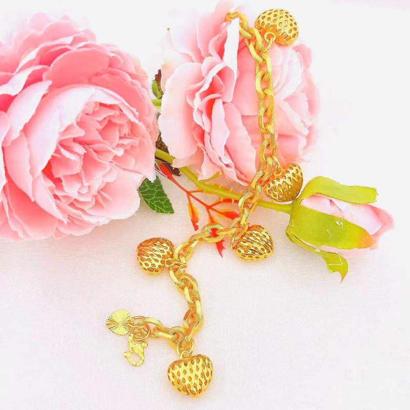Product Introduction of Sweet Strawberry Bracelet, Adjustable Length, Transportable, Prosperous Love, Preferred Jewelry for Lovers and Friends, Non fading Titanium Steel Bracelet 29