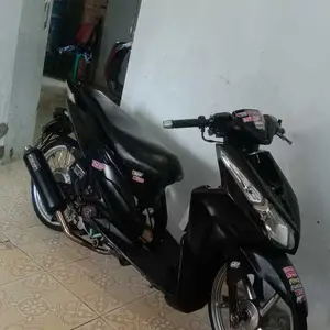 39 Lembar Stiker Motor Sponsor Racing sudah terpotong bahan graftack crdsgn