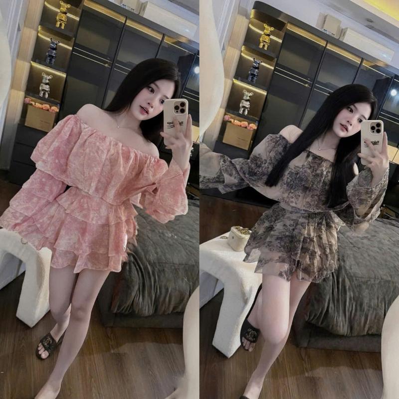 Set váy nữ voan hoa thiết kế trễ vai phối bèo dài tay (có mút) mix chân váy ngắn xếp tầng (có lót) xinh xắn tôn dáng dành cho các nàng diện đi chơi đi tiệc.women top