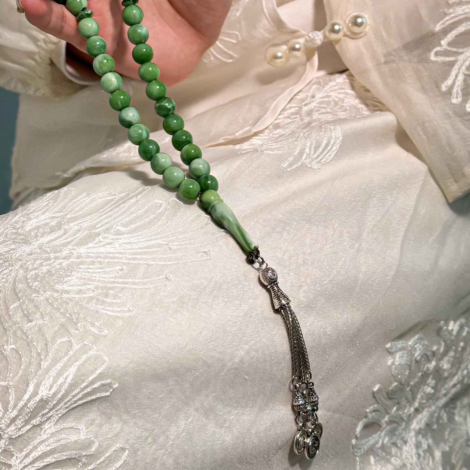 Tasbih Gelang Manik Kaca Hijau Imitasi Agate 33 Manik Hijau 10mm tasbih Mala Doa dengan Desain Elegan dan Kualitas Terbaik untuk Tampilan Mewah