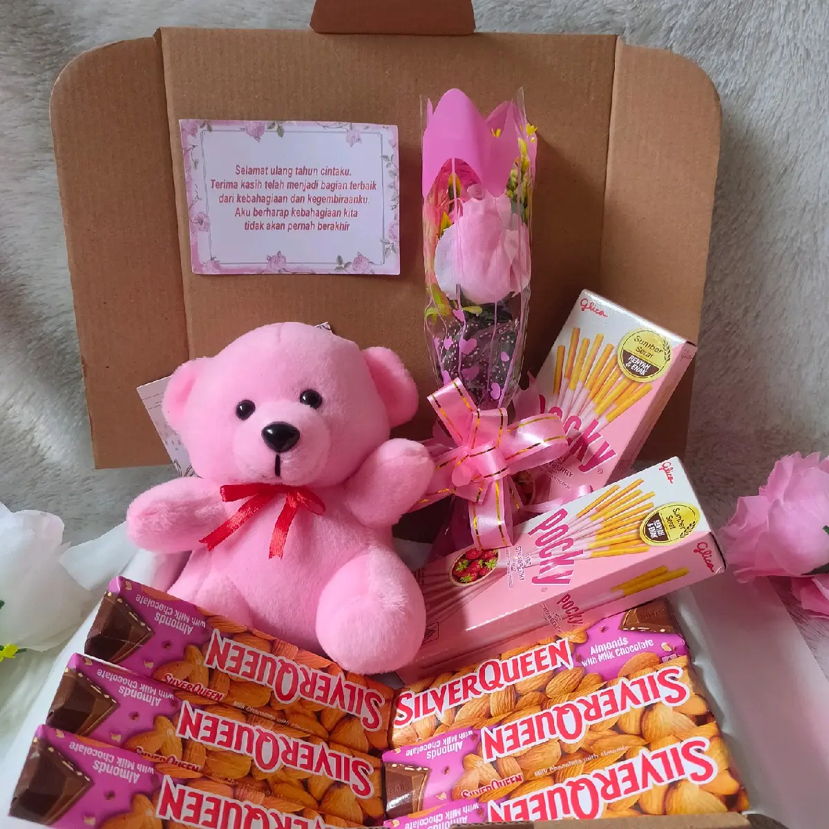 hampers coklat / coklat hadiah valentine / ultah / sidang/ wisuda