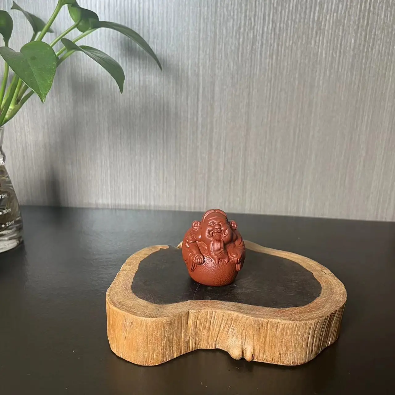 NO.072 This pot is made of Yixing raw purple clay.