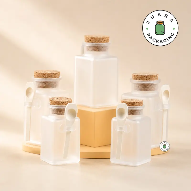 Botol Acrylic Kotak 100ml 200ml dengan Tutup Gabus & Sendok Kayu – Botol Plastik Buram Estetik untuk Lulur, Masker, Body Scrub, Makanan, Kemasan Spa & Hampers