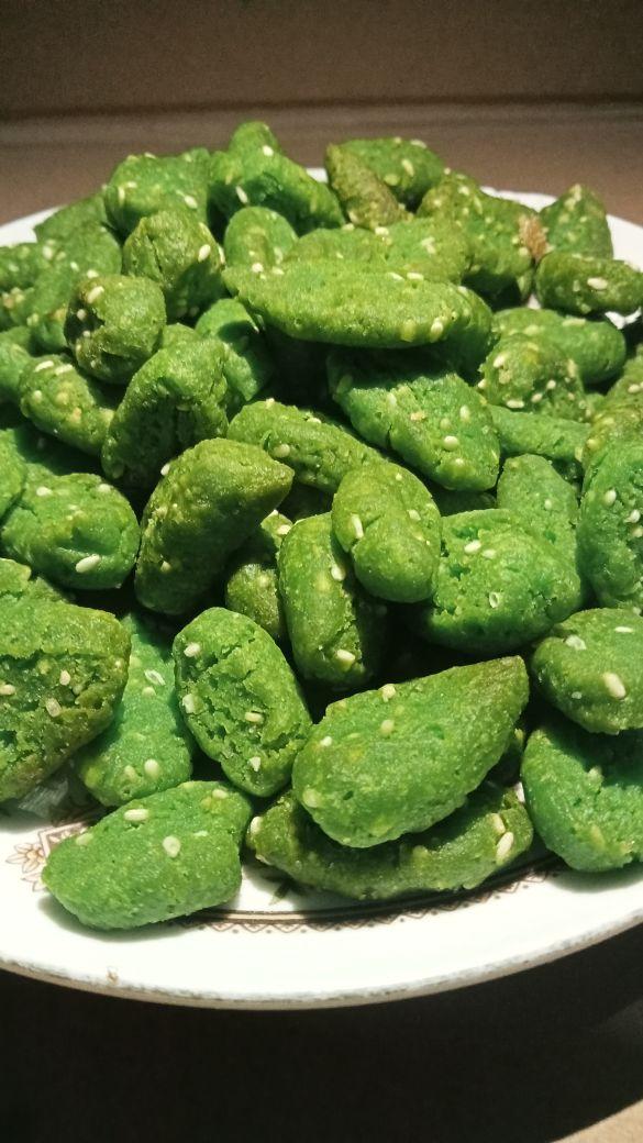 kue biji ketapang wijen hijau pandan/cemilan kue biji ketapang wijen fresh