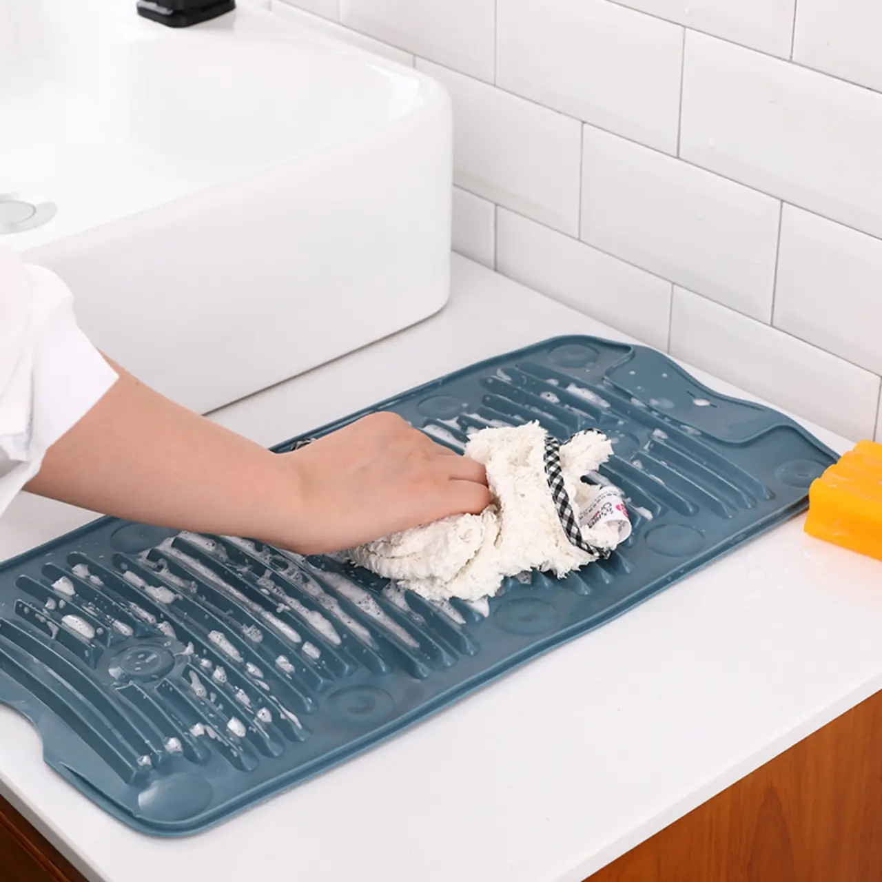 Household foldable silicone washboard bathroom software multi-function suction cup type non-slip washing artifact washboard