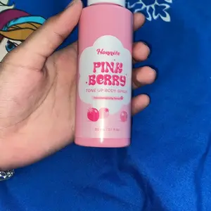Honnete Pink Berry Tone Up Body Spray - Tone Up Spray Mencerahkan dan Menghidrasi Kulit Badan Wangi Halal BPOM