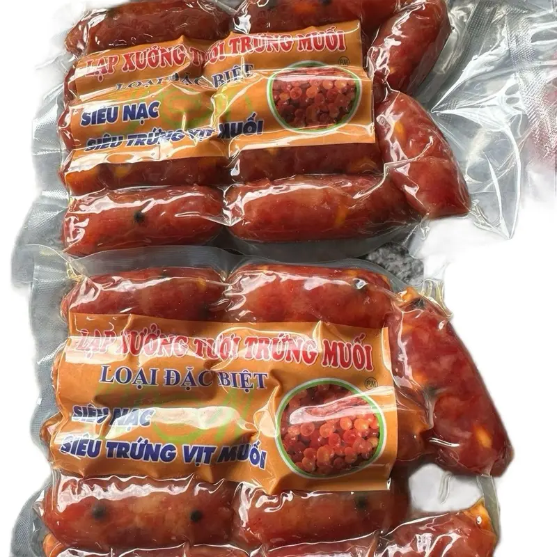 1Kg Lạp xưởng TRỨNG MUỐI (KHÔNG QUÀ )truyền thống sấy dẻo 80% nạc đặc sản - vị mặn ngọt - đóng gói hút chân không 1kg là 2 tui ,