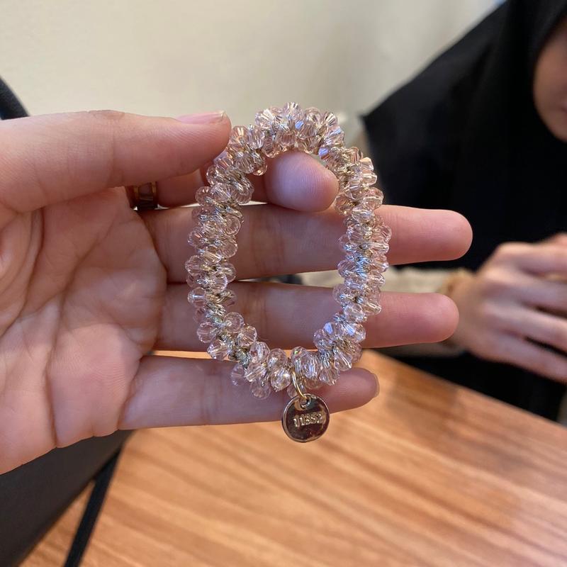 Gelang aksen kristal tampa inisial Huruf 4