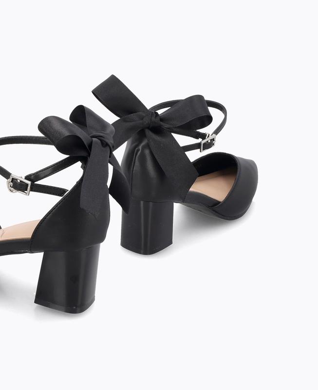 DMK - Meredith Bow Heel Pumps 8