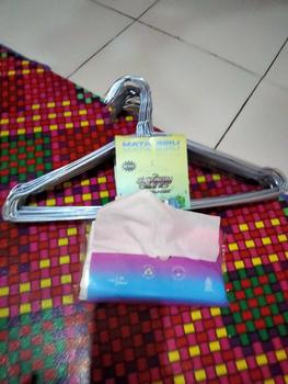 Product Review of 1 BUNDLE [50PCS] Gantungan Baju murah meriah Anti karat Khusus Pemakaian Langsung from Z**n 0