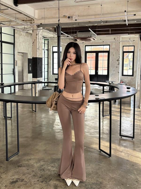 Nasty- Áo dây và Quần Ống Loe Xéo Lưng Cạp Trễ Thắt Dây - CHIC SWEET PANTS