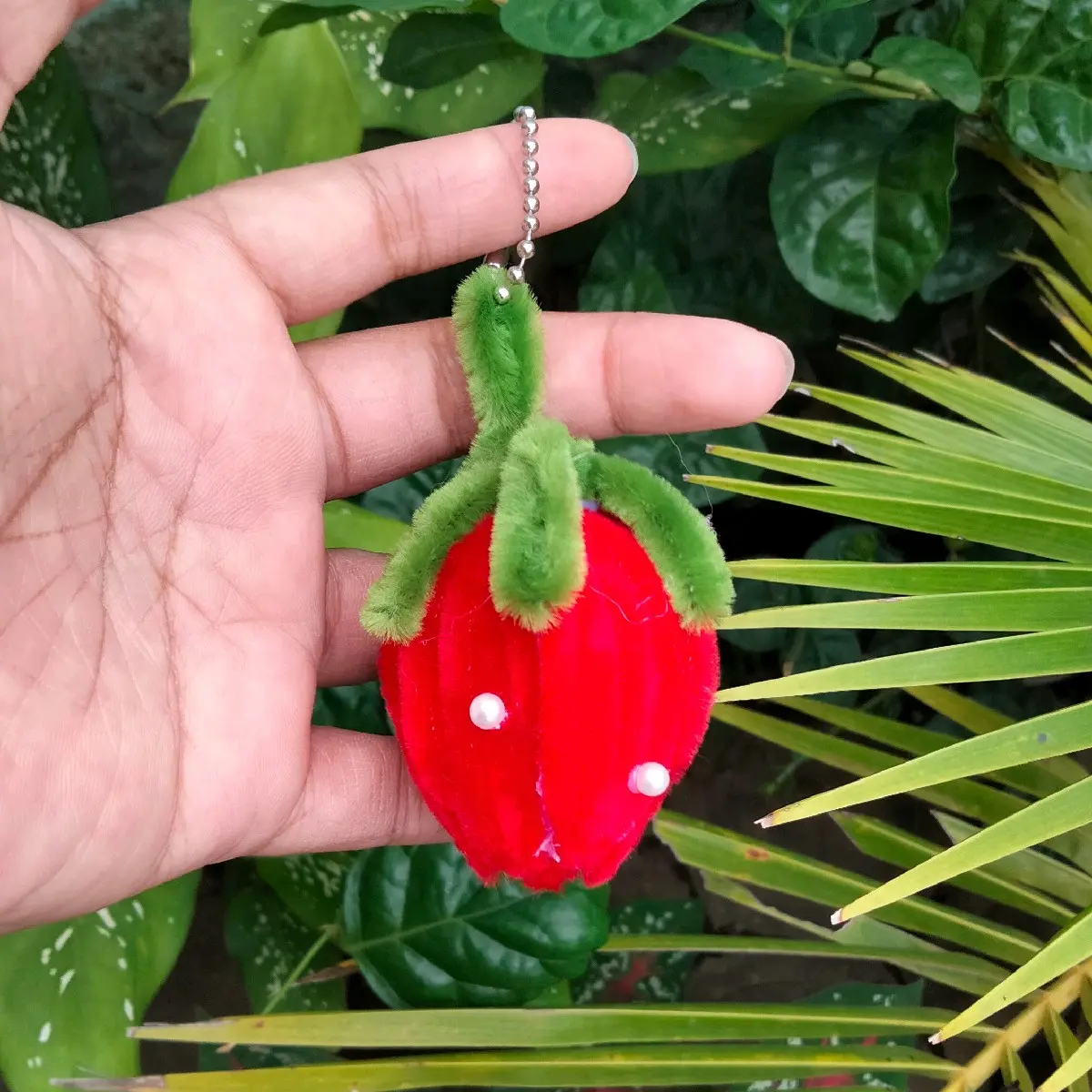 Ganci Strawberry Pipeccleaner Kunci Gantungan Kunci - Keychain